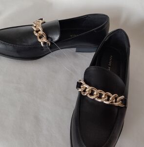 NWOT Centro Point Penny Loafers Low Block Heel Slip-on Golden Chain Black Size 8
